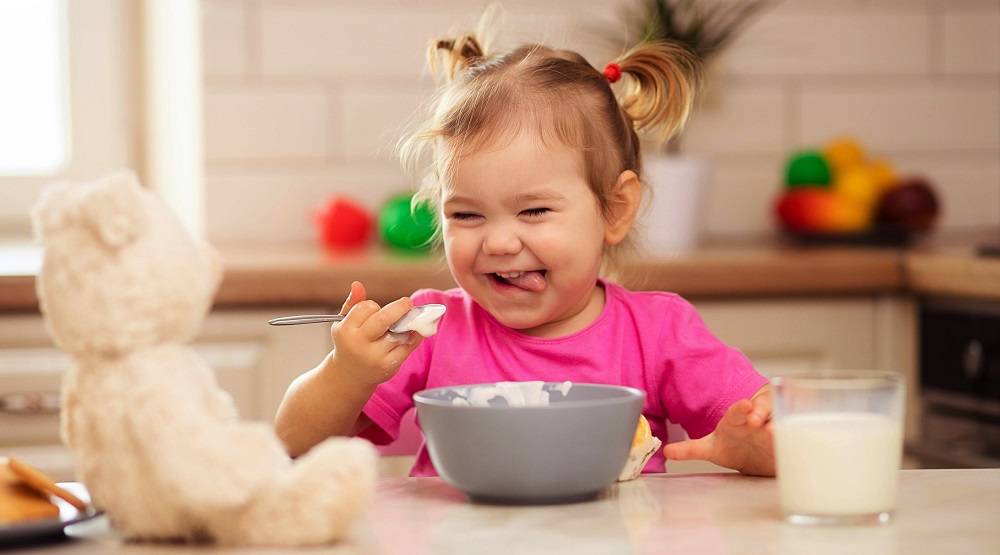 cach-phong-ngua-tinh-trang-tao-bon-o-tre-so-sinh-uong-sua-cong-thuc